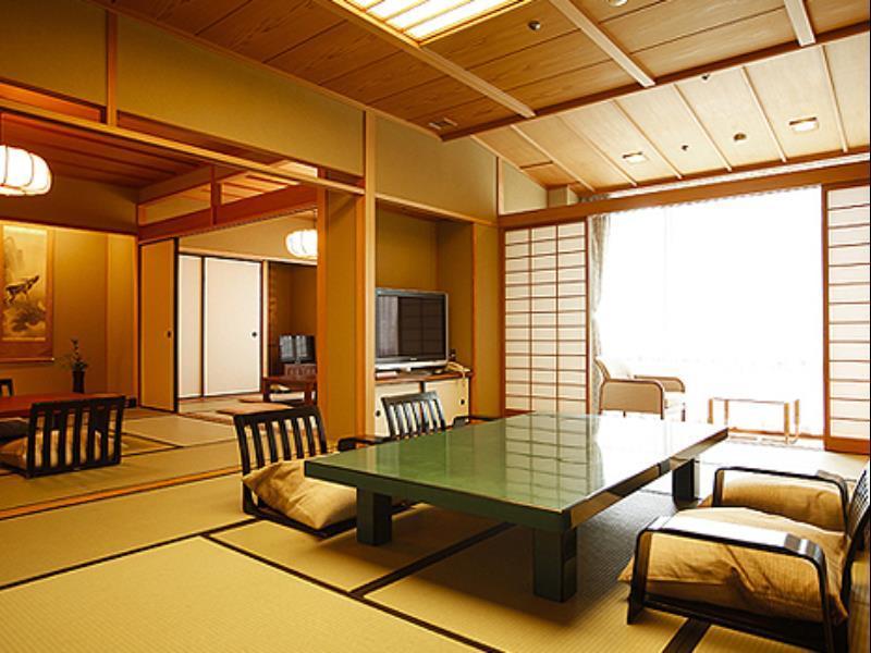 Choraku Ryokan Kobe Eksteriør billede